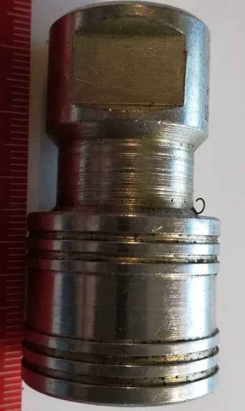 spojka pro hydrauliku .. bez značení ( délka 50mm)