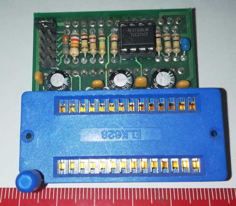 osazená deska s paticí 28pin