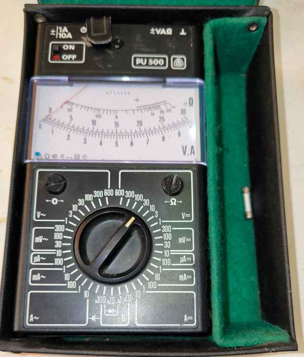 multimetr PU500 METRA na opravu, systém reaguje, ale chaoticky, bez hrotů, v originál krabičce
