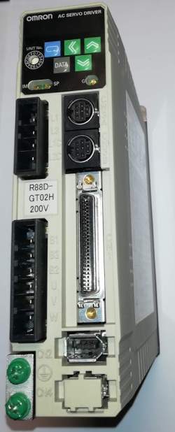 R88D-GT02H OMRON AC servo driver  .. použitý / used .. cena na dotaz / price on request