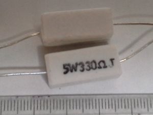 RCHJE330 - odpor 5W 330R 5% .. balení 25ks za 100Kč