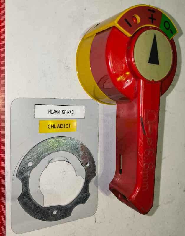 RH10-NA Klockner Moeller  handle for NZM10, NZM11 series breaker  .. použitý / used .. cena na dotaz / price on request