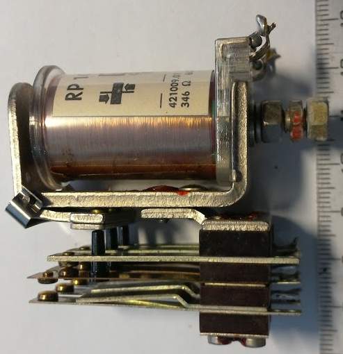 RP102  3P  24Vss použité