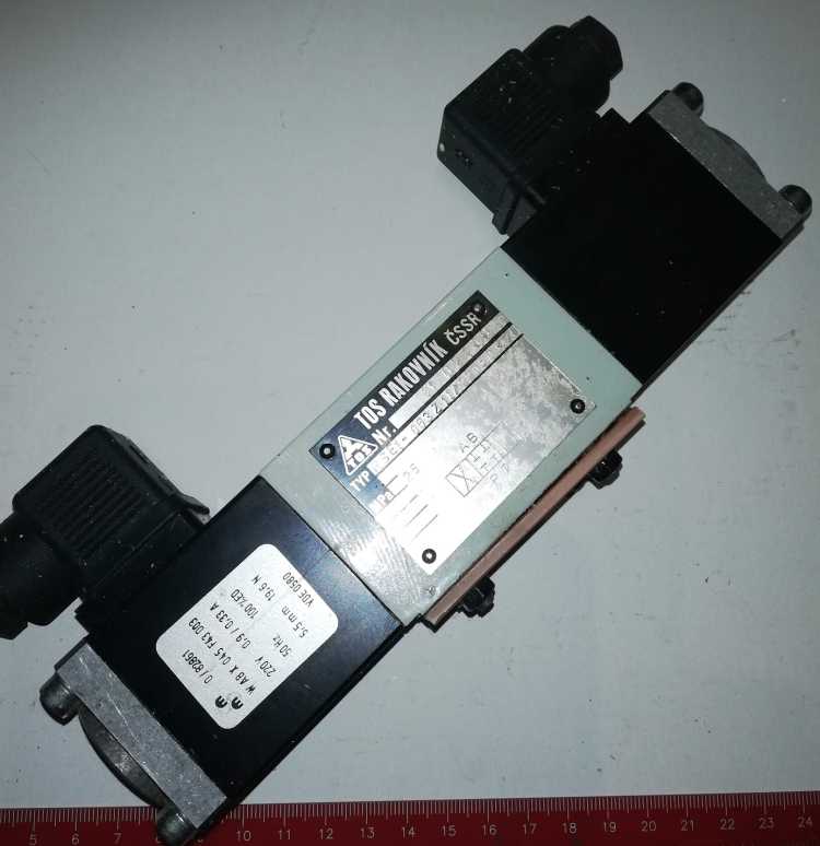 RSE1-063Z11/22050-1 .. TOS Rakovník ..  220V 50Hz.. cena na dotaz / price on request