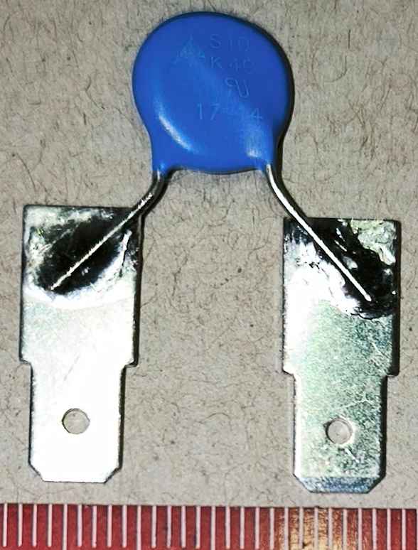 Varistor S10K40 zapájen na fastonech  .. balení 22 ks za 150 Kč