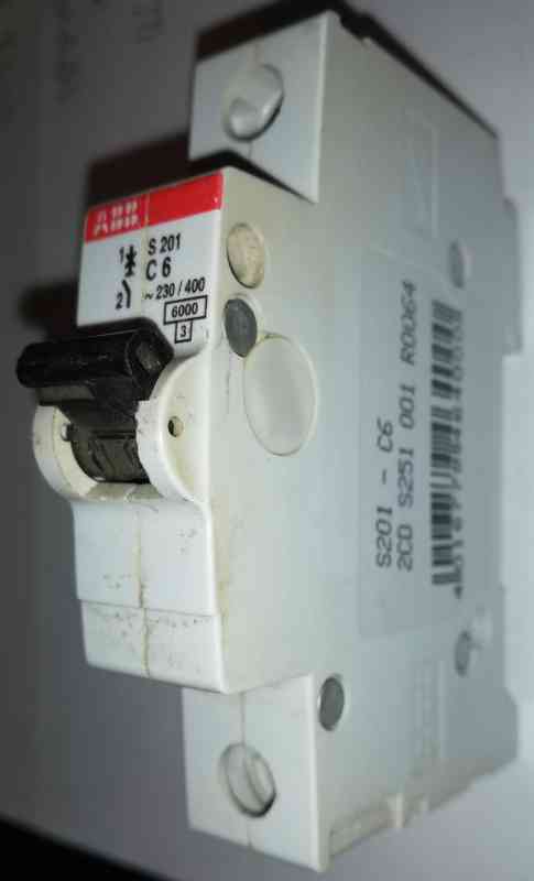 S201-C6  .. 2CDS251001R0064  Jistič fázový 1P, In: 6 A, char: C, Icn: 6 kA, ABB  .. použitý / used