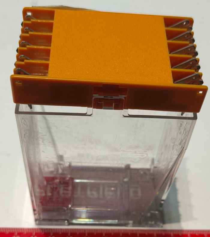 plastová krabička S3-10/1, jako nová, se svorkovnici, 45x75x110mm