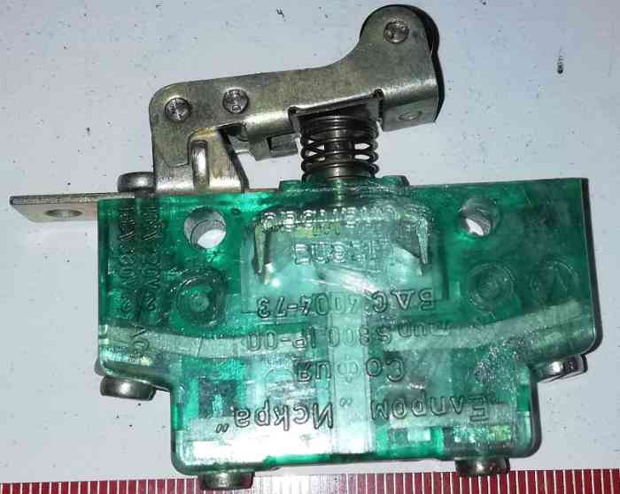 Mikrospínač S800-IP00, licence Schaltbau