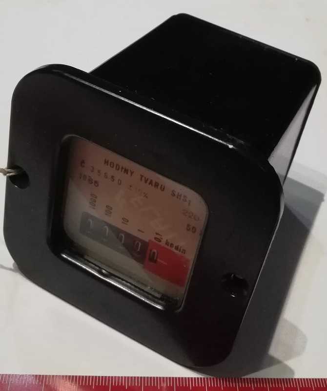 hodiny tvaru SHS1, nepoužité   .. cena na dotaz / price on request