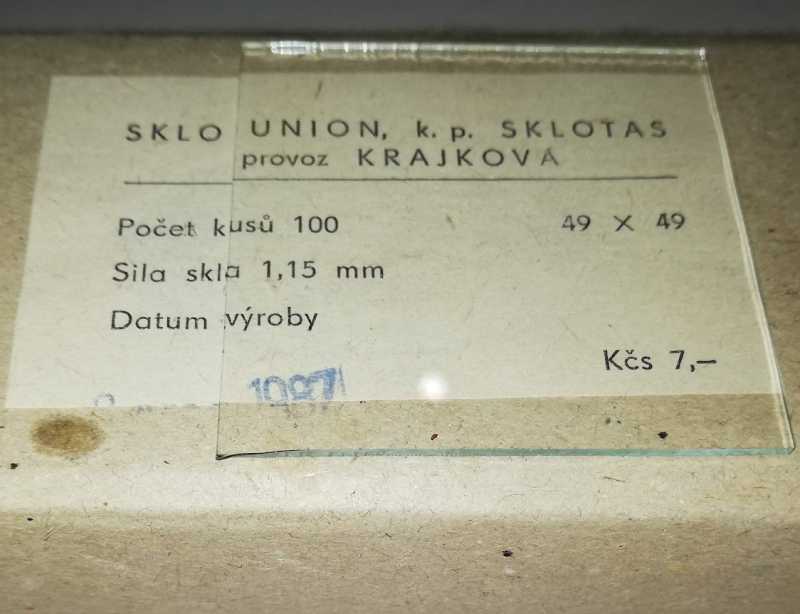 sklíčka pro diapozitívy - 49x49x1,15 mm.. balení 100ks za 250Kč