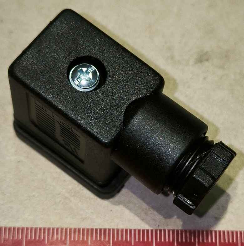 SMC X31 - konektor cívek pneumatických solenoidů