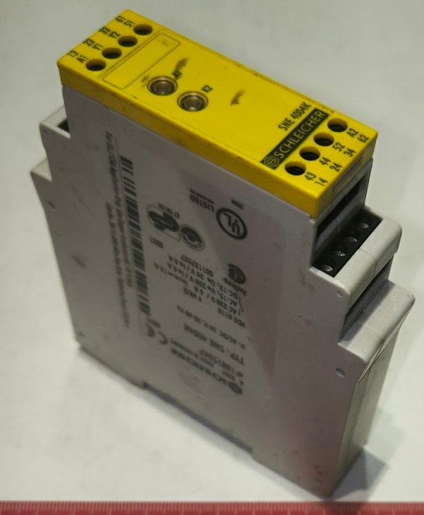 SNE4004K safety relay SCHLEICHER, 24V acdc  .. použitý / used   .. cena na dotaz / price on request