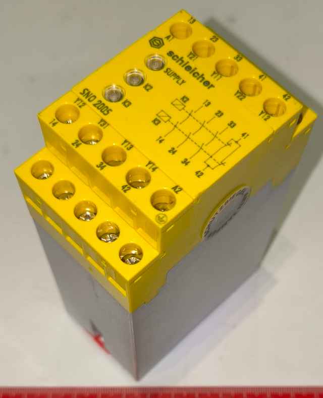 SCHLEICHER SNO2005-24 AC 24V 50-60HZ (B) -  Sicherheitsrelais .. cena na dotaz / price on request