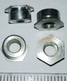 SO-M4-4-Zn - PEM - Lisovací sloupek SO-M4-4 Zn .. balení 100ks za 50Kč