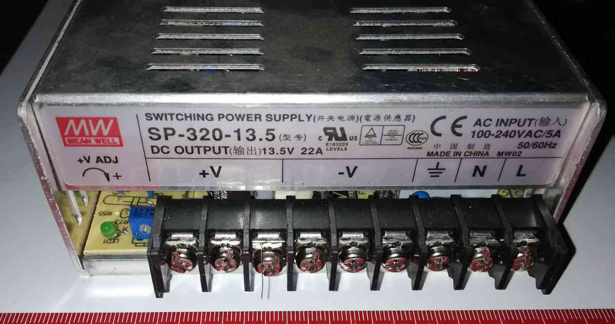 SP-320-13,5  - Spínaný napájecí zdroj, 100-240Vac / 13,5V 22A, MEAN WELL  .. z demontáže / used