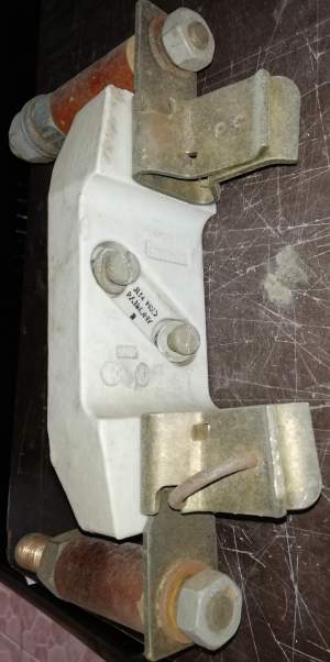 pojistkový držák SPH2 - 500V-400A, z demontáže