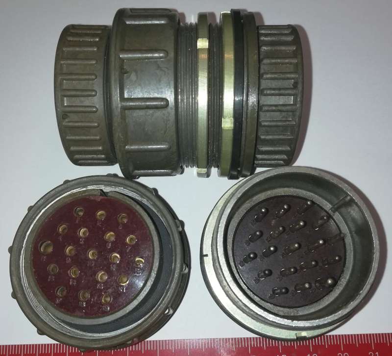 SR 19 pin, samec+samice .. cena na dotaz / price on request