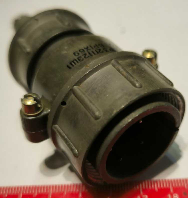 ŠR32P12EŠ1 ( ШР32П12ЭШ1) - konektor  samec  .. použitý / used .. cena na dotaz / price on request