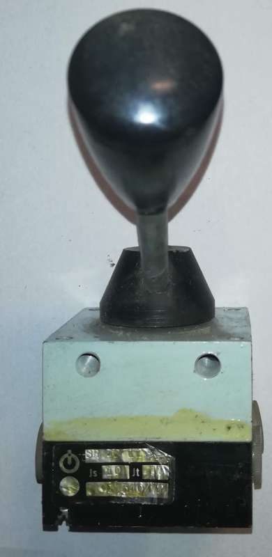 SR4211A - ruční rozdělovač  .. cena na dotaz / price on request