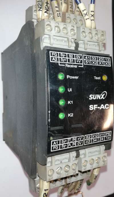 SUNX SF-AC safety reley unit ..  použitý / used .. cena na dotaz / price on request