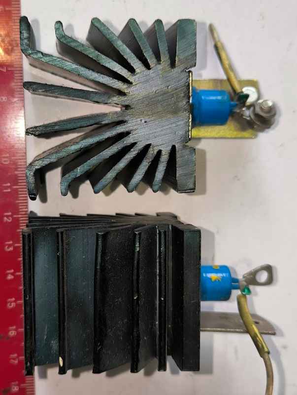 ČKD tyristor T16/800 na chladiči, použité, netestované