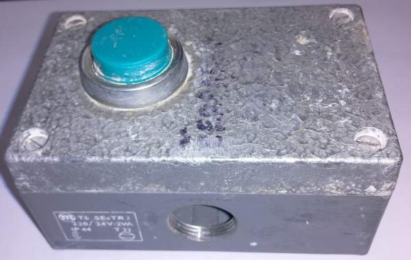 Ovládací skříň T6SES TR2 30 ZE - zelená signální hlavice T6E + trafo 220V/24V 2VA