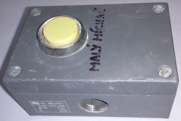 není skladem - Ovládací skříň T6SES TR2 30 ZLUT - žlutá signální hlavice T6E + trafo 220V/24V 2VA