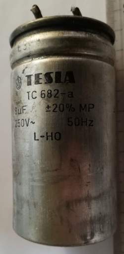TC682a 8uF 250V pájený