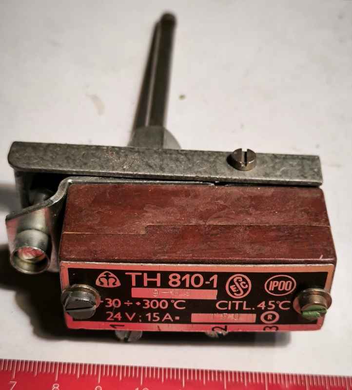 TH810-1 - termostat METRA