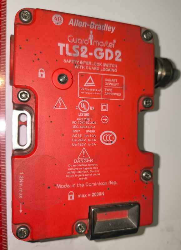 TLS2-GD2 - 440G-T27127 Allen Bradley Guardmaster-Bezpečnostní spínač závorový, dle foto   .. použitý / used