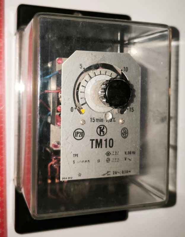 TM10 -15min, 220V 50Hz  - časové relé, jako nové  ..  ( TM10-003 )   .. cena na dotaz / price on request