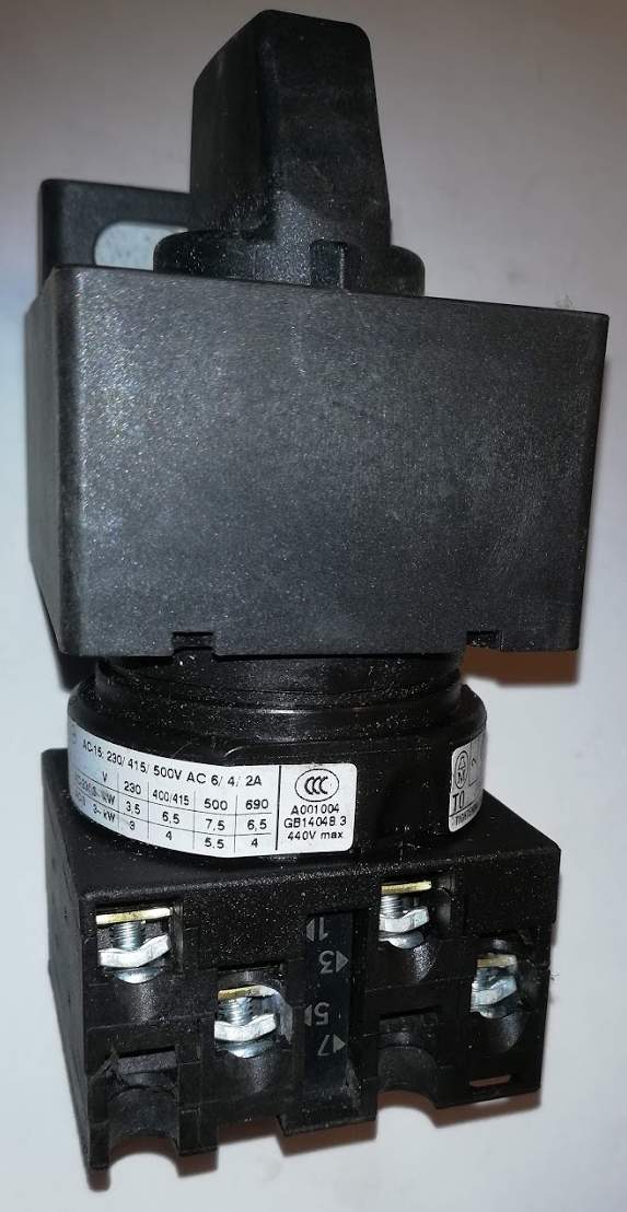 přepínač TO-2-8215 s nulovou polohou - 3 pozice 45° 690 V ac 20 A