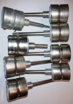 není skladem - potenciometry dvojité TP28x starší, bez značení .. mix 8ks za 100Kč