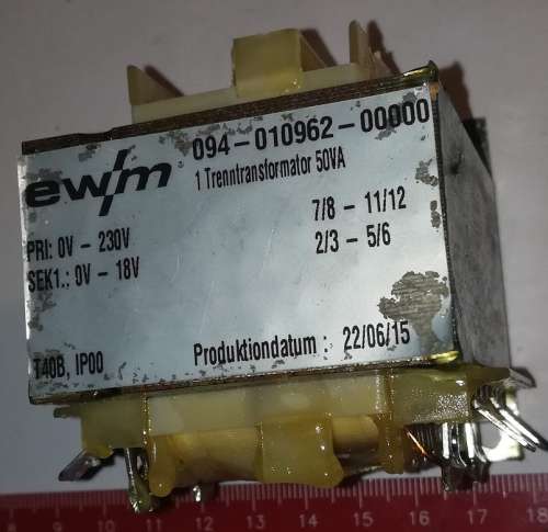 není skladem - starší trafo EWM 50VA 230V/18V, nutno proměřit