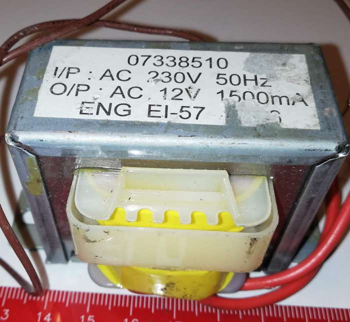 není skladem - trafo230V 50Hz / 12V 1500mA,  z ukončené výroby, určeno na ND
