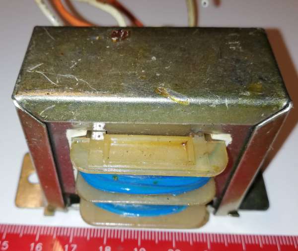 není skladem - trafo - neuvedená napětí, 60x50x50mm,  z ukončené výroby