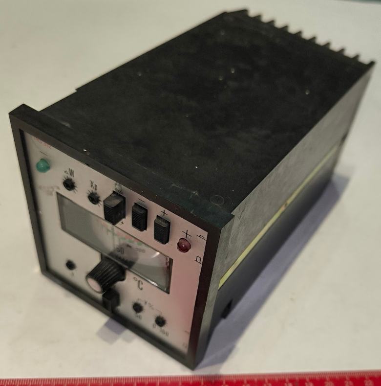 TRS312 - Elektronický třípolohový regulátor teploty 0 - 250°C ZPA   .. použitý / used .. cena na dotaz / price on request