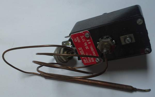 teplotní spínač TW651.13, 30 do 77°C, starší, nutno otestovat