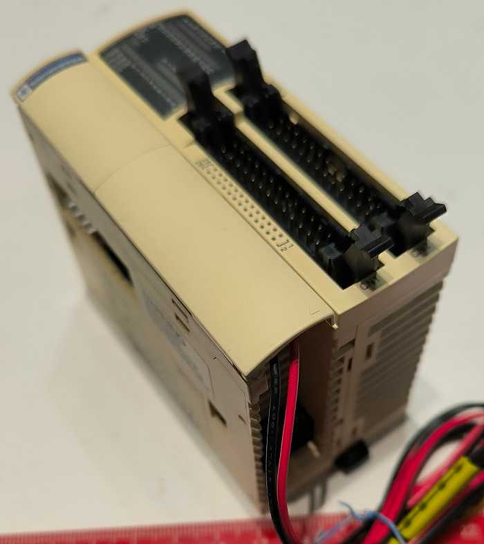 TWDLMDA40DTK - Modular base controller, Twido, 24VDC supply, 40 discrete I/O, 19W, 9 bits resolution, 8 output source .. použitý / used .. cena na dotaz / price on request