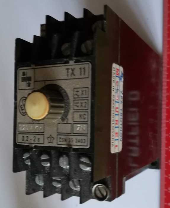 Relé TX11 , ZN KC 220V 50Hz 0,2-2s,  rozpečetěno, na náhradní díly
