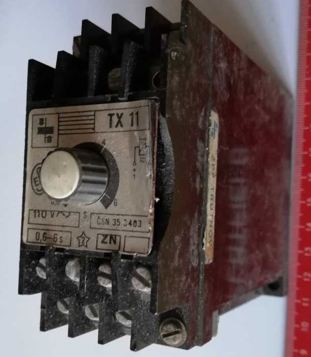 Relé TX11 ,  asi ZN KC 110V 50Hz 0,6-6s,  rozpečetěno, na náhradní díly