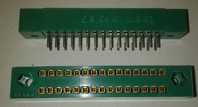 TX5273012 -  konektor 30pin samice   .. pájené