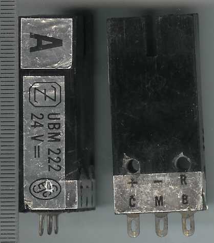 UBM222 - 24V - indukční štěrbinový snímač