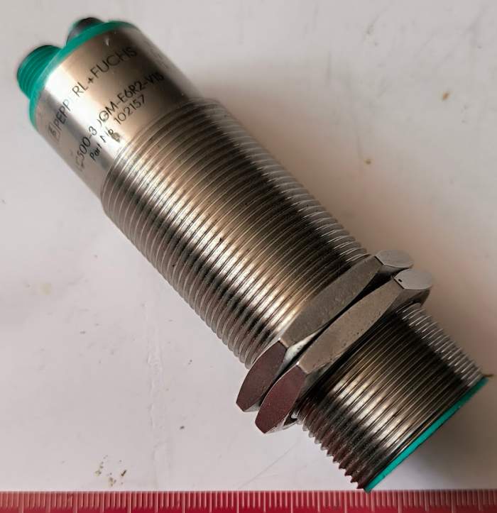 102157 Pepperl Fuchs – UC500-30GM-E6R2-V15 - ultrasonic sensor   .. použitý / used   .. cena na dotaz / price on request