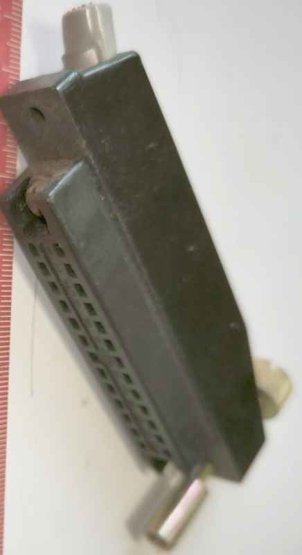 konektor URS 26pin samice v krytce dle foto, použité   .. cena na dotaz / price on request (002)