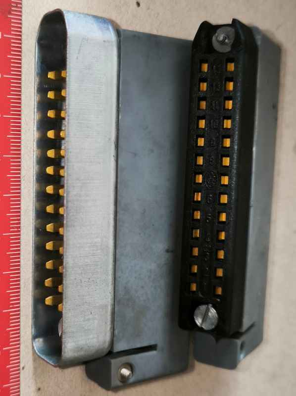 konektor URS 26pin samice v krytce + samice v krytce,  dle foto   .. cena na dotaz / price on request (003)