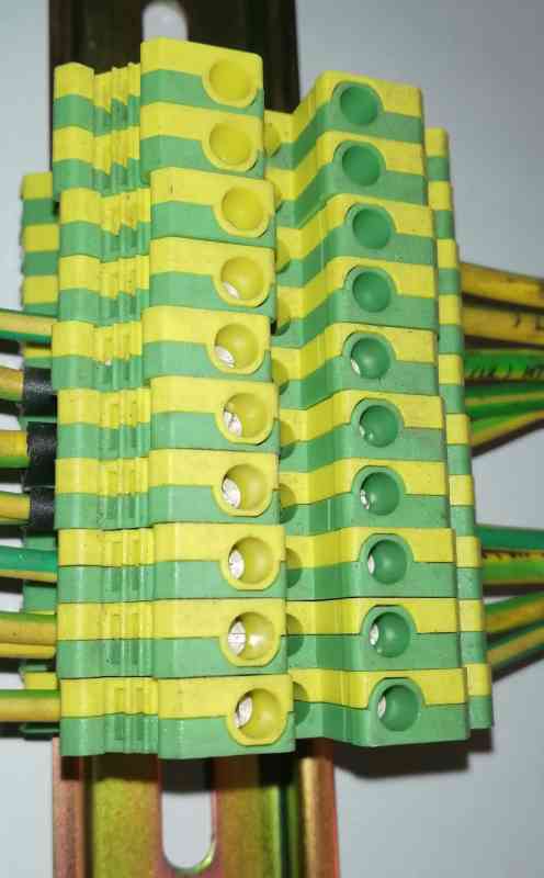 svorka USLKG5 Phoenix Contact  .. balení 10ks na DIN liště 34cm za 100Kč