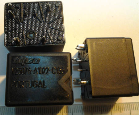 relé V23076-A1022-C133   .. cena na dotaz / price on request