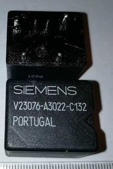 relé V23076-A3022-C132  .. cena na dotaz / price on request