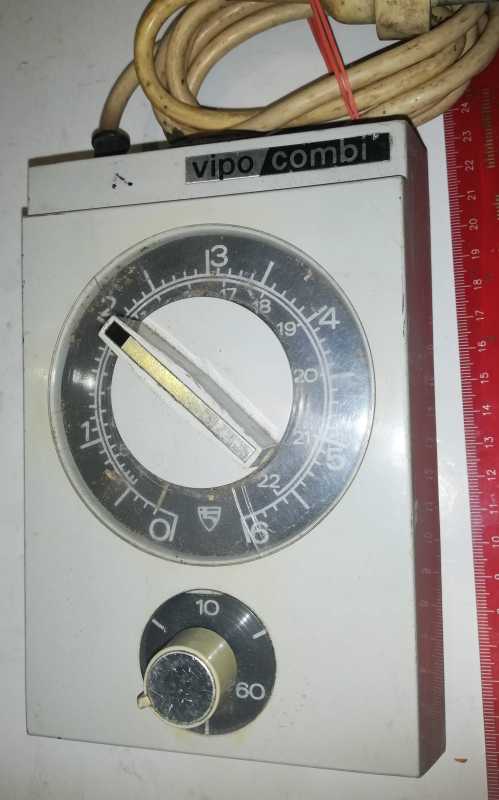 časovač VIPO-COMBI, pro fotografy, starý typ, určen na repasi